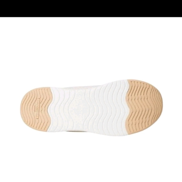 NWT Kizik Lima Unisex Hands-Free Slip-On Sneakers – White Women's Cream Sneakers - Picture 8 of 9